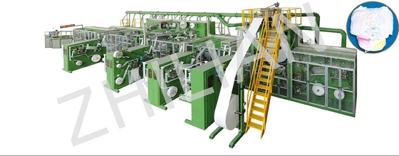 Le bébé tirent vers le haut la couche-culotte faisant le type machine s'exerçante de la machine 2pcs de pantalon de bébé